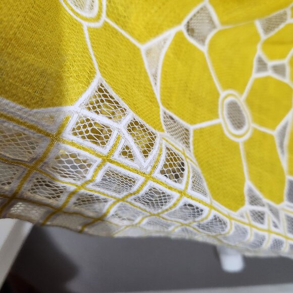 Dressbarn Dress Womens Size 6 Sleeveless Floral Lace Fit Flare Yellow White - Picture 2 of 12